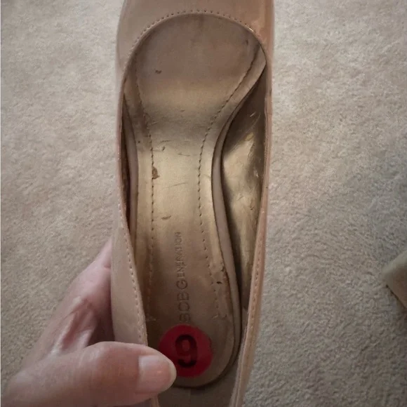 BCBGeneration Heels Beige Nude Patent Platform Pointy Toe - Size 6 - Picture 8 of 8